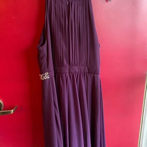 Jessica Howard Plum Crystal Embellished Halter Chiffon Cocktail Dress NWT  Size 6